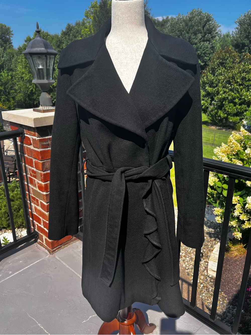 Tahari Black Wool Blend Ruffle Belted Wrap Coat Statement Collar Size 8